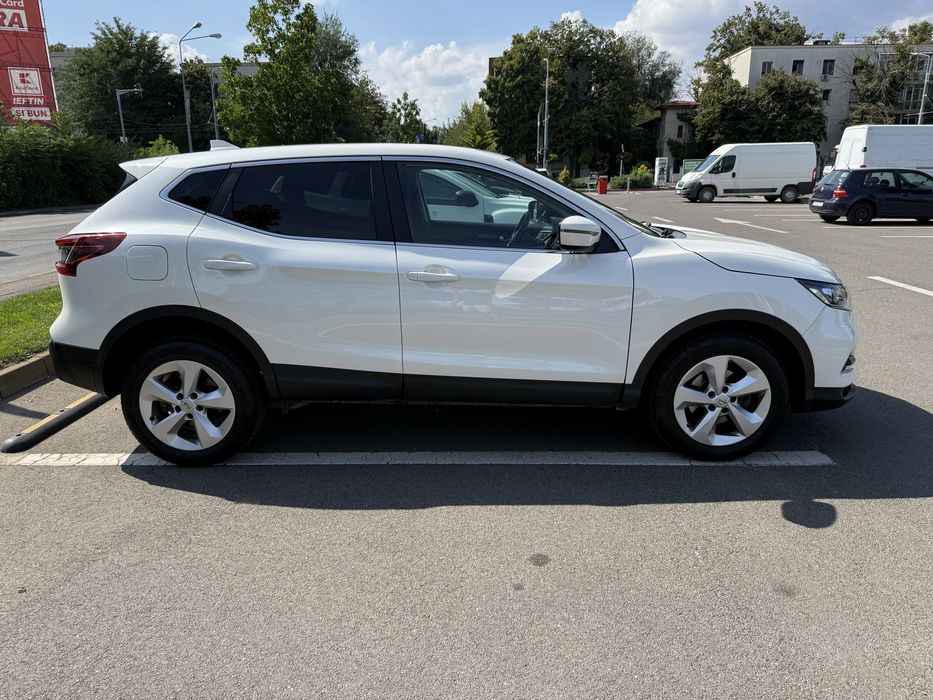 Nissan Qashqai Benzina Automat An 2020, garantie 12 luni, car vertical, istoric service, TVA deductibil