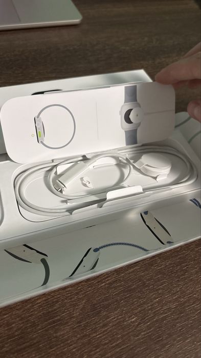 Apple Watch SE Gen 2 40mm Midnight in stare foarte buna