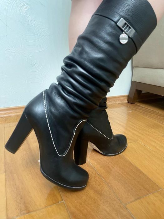 продаются сапоги