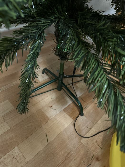 Елка искуственная