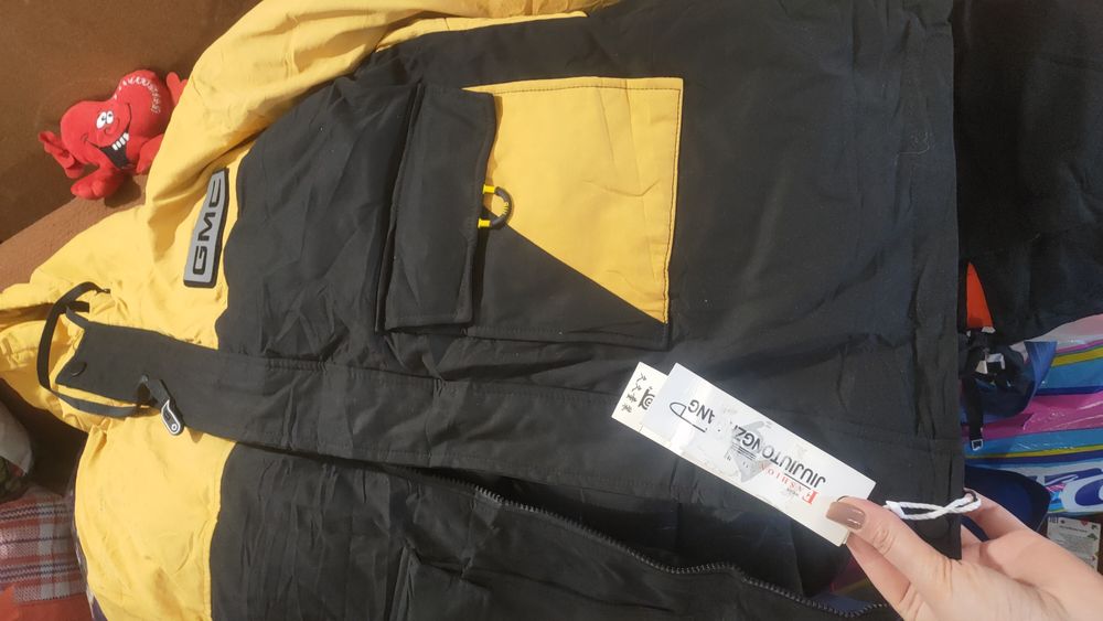 Продам новые куртки размер на 42-44