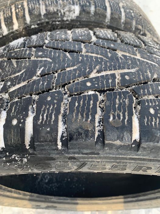 Продам два комплекта шин б/у