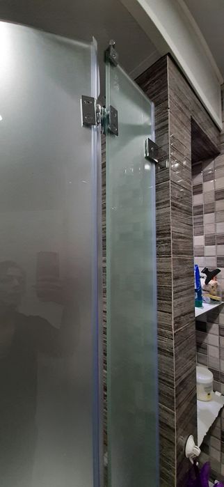 Параван за баня  8мм.закалено стъкло