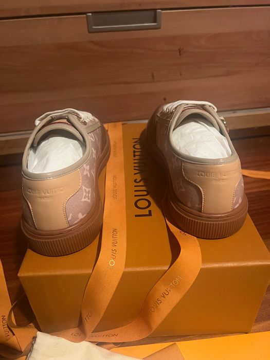 Louis Vuitton обувки