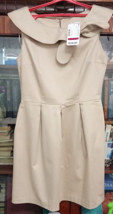 Платье женское. .