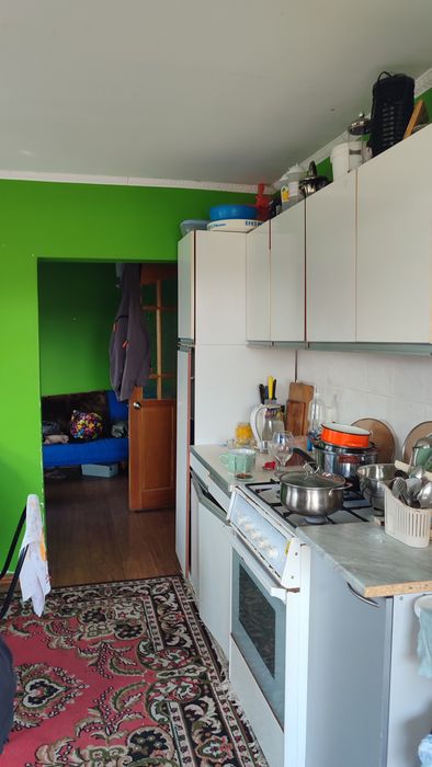 Продам дачу с выходом на воду .