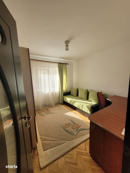 Apartament cu 3 camere, 70 mp, zona Garii