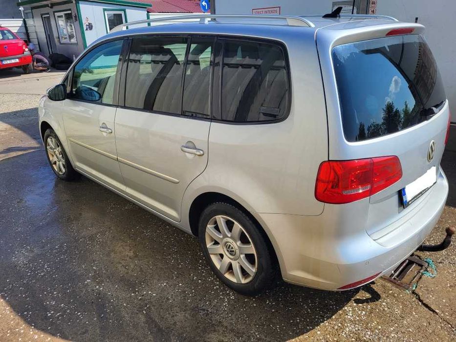 VOLKSWAGEN Touran 2011 — imagine 5
