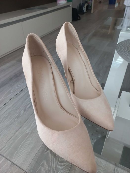 Чисто нови обувки 38 размер