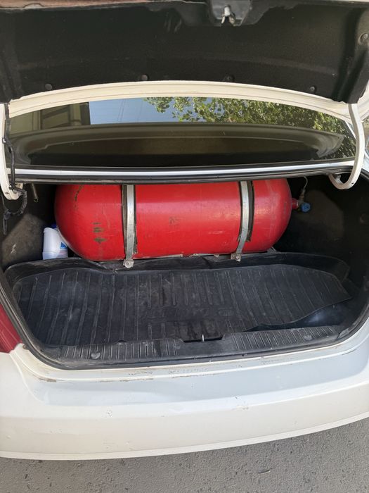 Moshina lacetti 1,8 avtomat lyuki bor