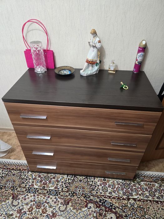 Продаётся спальный гарнитур