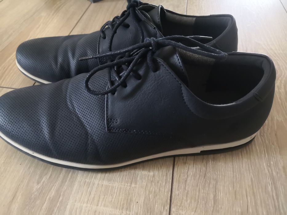 Pantofi mărimea 40