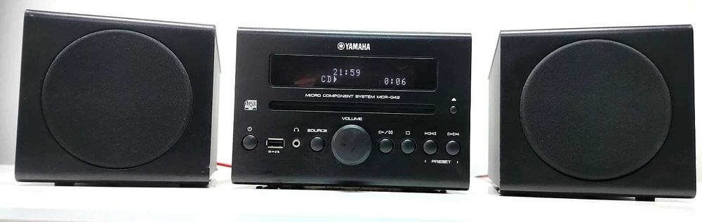 Yamaha MCR 042 amplificator cu CD MP3 USB AUX boxe sunet TOP