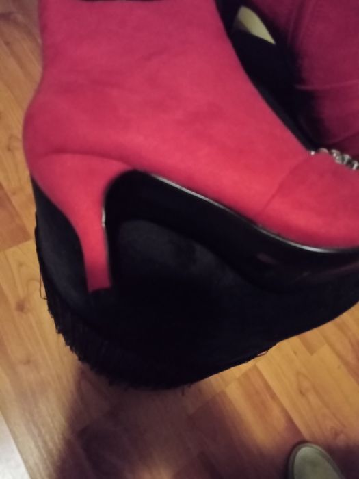 Ghete Dama Piele Caprioara Artificiala Rosii Marime 38 Noi