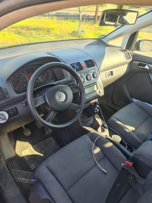 Vand touran an 2007 motor 1.9 diesel 105cai 6trepte