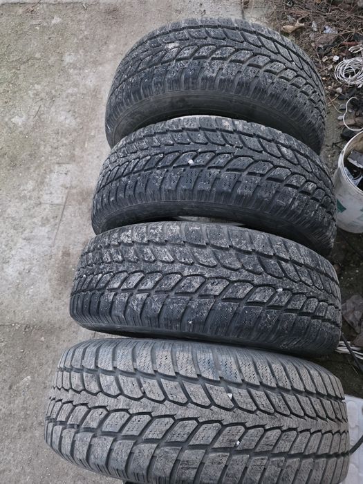 Зимни гуми 235/65 17