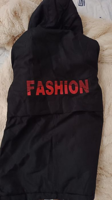 Продам весеннюю куртку