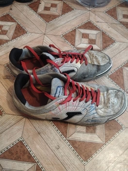 Джома сатылат футзалкы