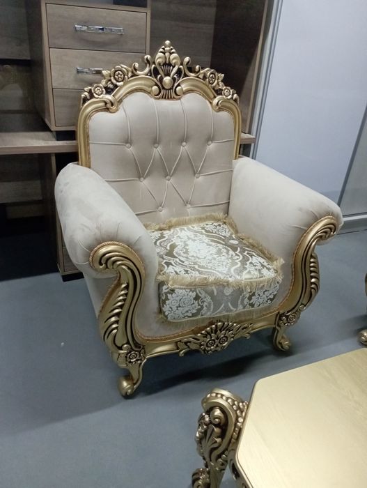 Мягкий мебель на заказ  для гостиной