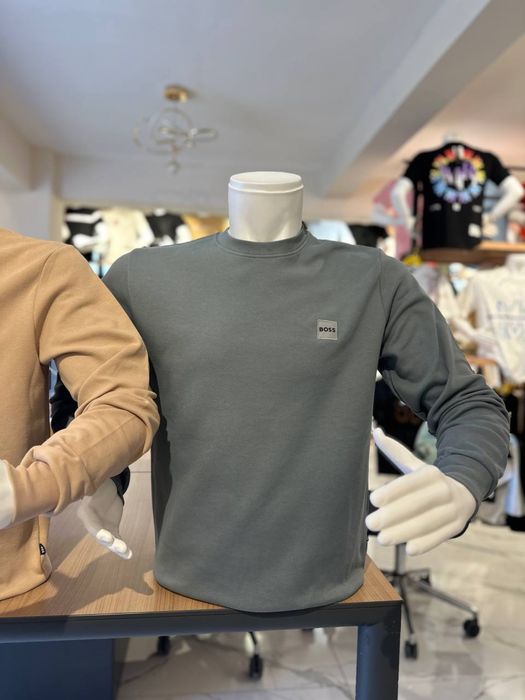 Bluza boss calitate superioara