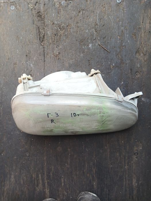 Фара Фольксваген Гольф3 правая