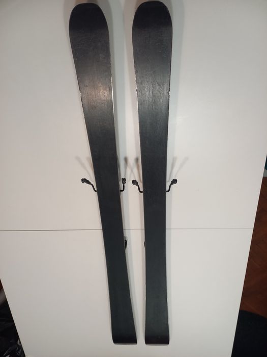 Продавам детски ски Rossignol