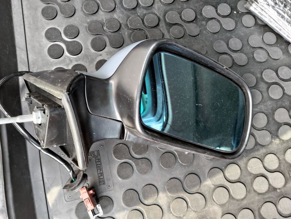 Пежо 407 sw комби огледало