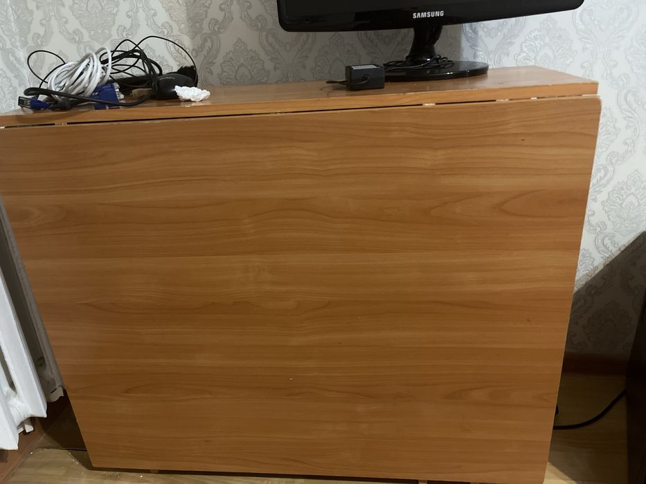 Стол-книжка как из СССР