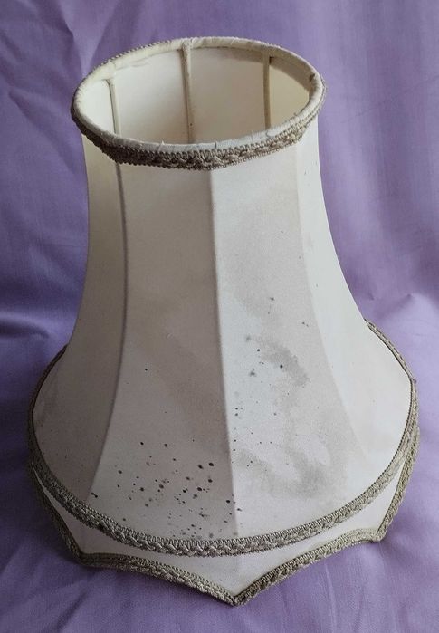 стара порцеланова лампа