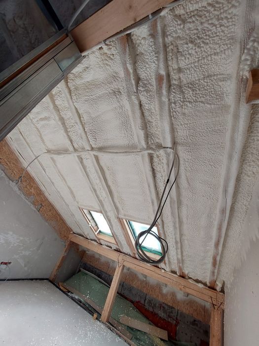 izolatie spuma poliuretanica izolatie casa izolatie mansarda hala pod