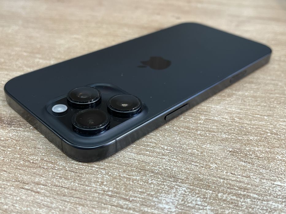 iPhone 16 Pro Max 256GB 100% бат. Гаранция Перфектен