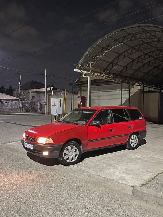 Опел Астра универсал