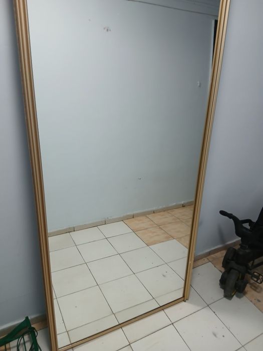 Два зеркала больших