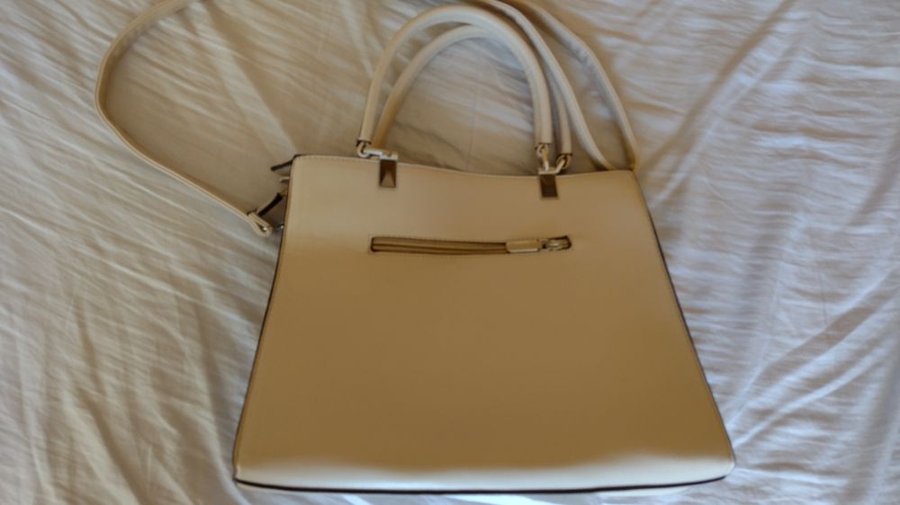 Дамска чанта, малко използвана