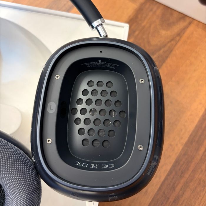 AirPods Max - produs neutilizat