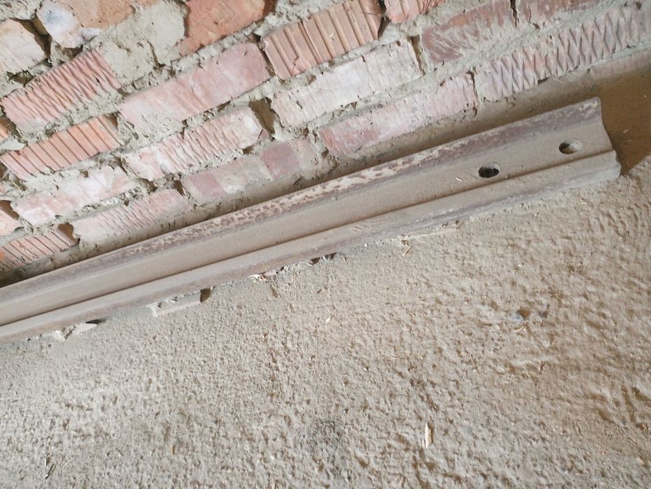 Продам рельсу 2,6 метра