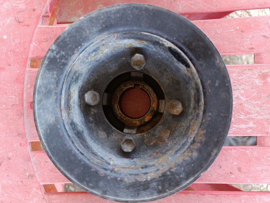 Шкив Тойота Сурф.