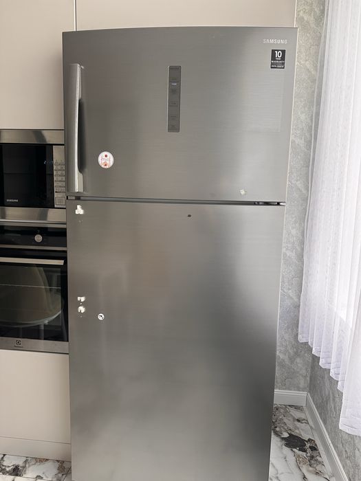 Холодильник б/у в отличном состоянии