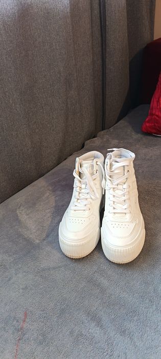 Дамски бели боти