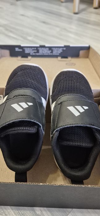 Маратонки Adidas р-р 22
