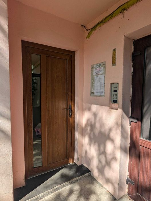 Dau în chirie birou/punct de vânzare Brădet