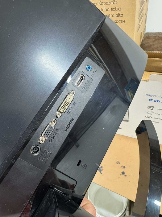 Продавам компютър HP Prodesk 400 G4 MT
