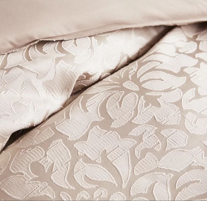 НОВО !!! Луксозно покривало 8 части