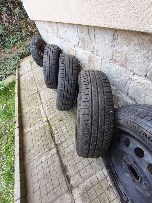 Гуми с джанти 4 бр. 155/65R14 - 60 евро и 2 бр. 145/70R -20 евро