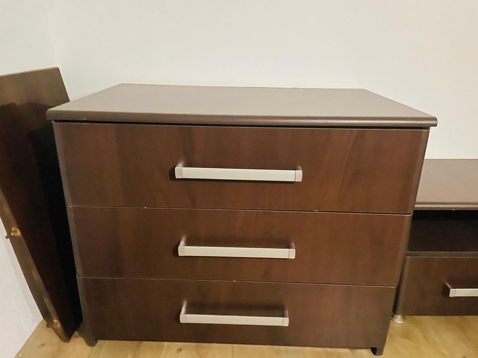 Comoda in stare foarte buna