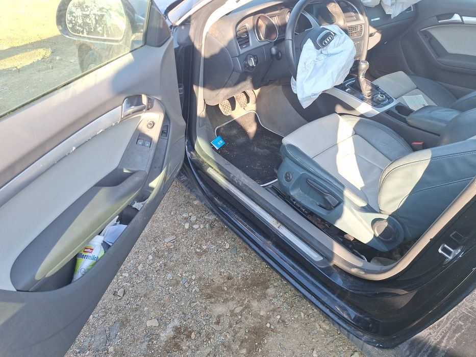 Dezmembrez Audi A5 motor 2.7 cod motor CGKA 190 cp cod culoare LZ5A