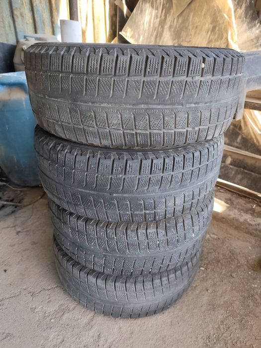 Продам резину 215/55/17