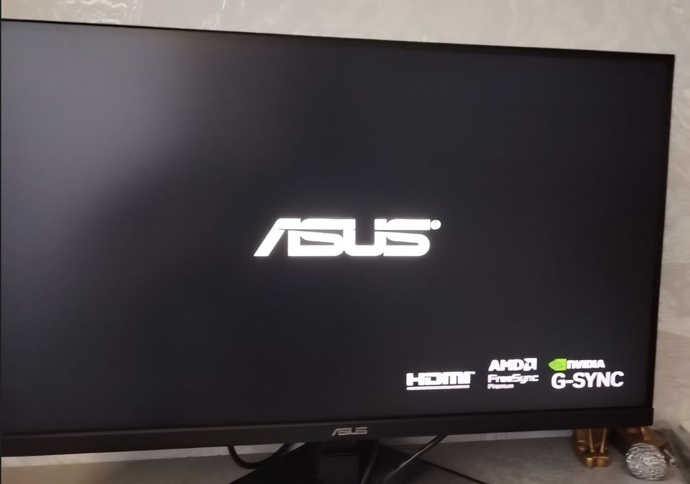 ASUS 2K / 210Hz / 0.3ms / G-Sync
