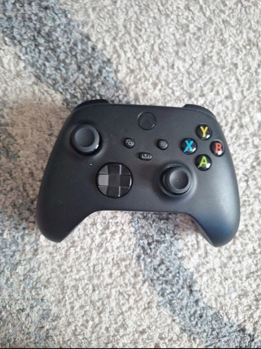 Xbox One S + 2 Manete + 3 Jocuri Fizice
