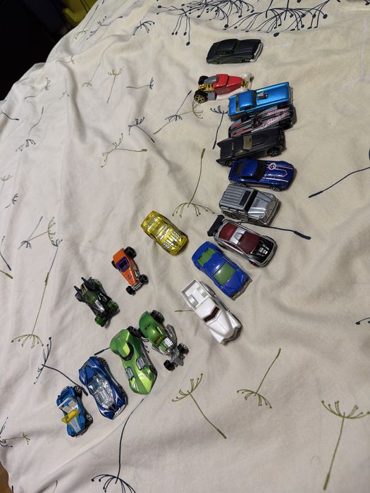 Hot wheels коли/ играчки